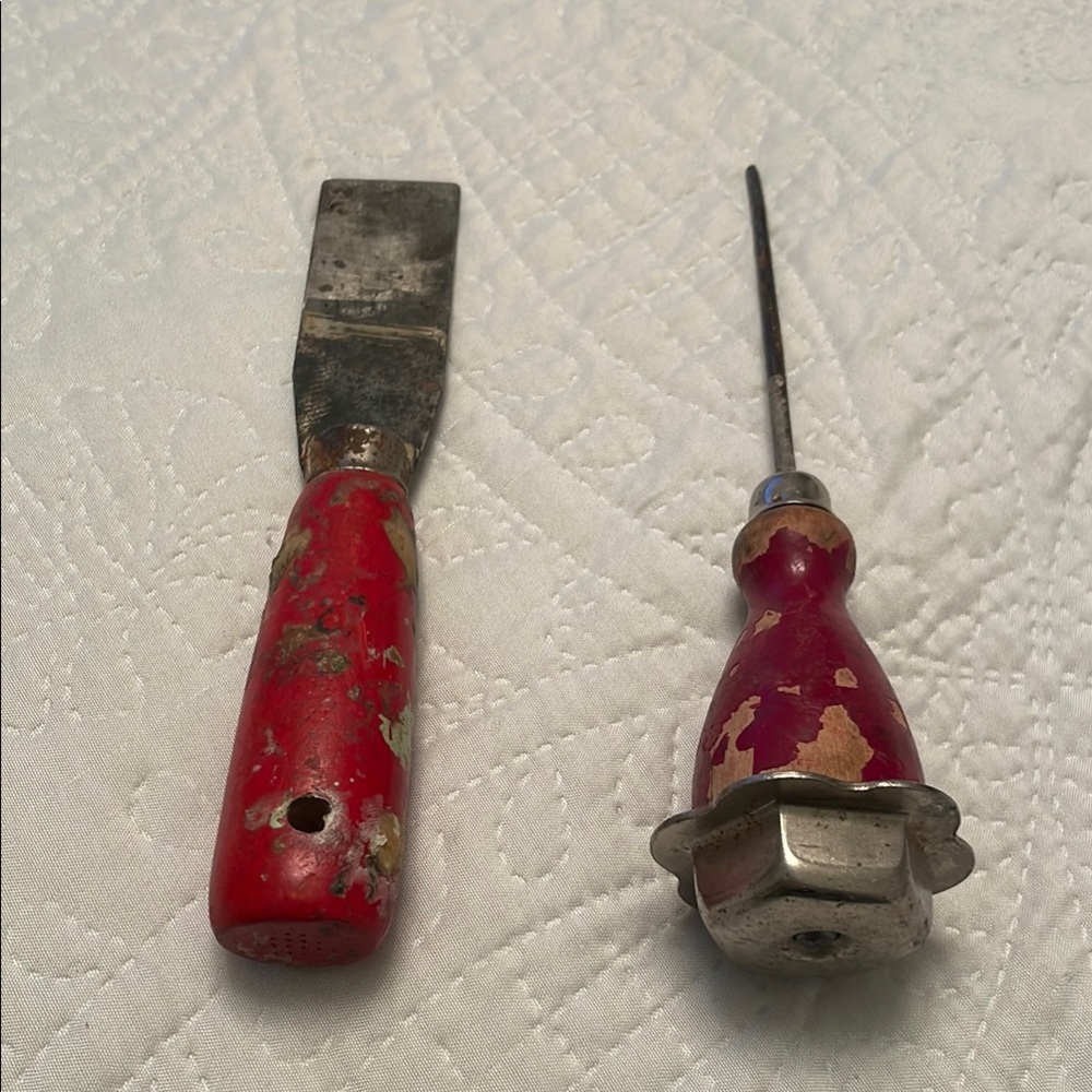 Bundle of 2 Vintage Red Wooden Handles Hand Tools Ice Pick & Putty Knife Scraper